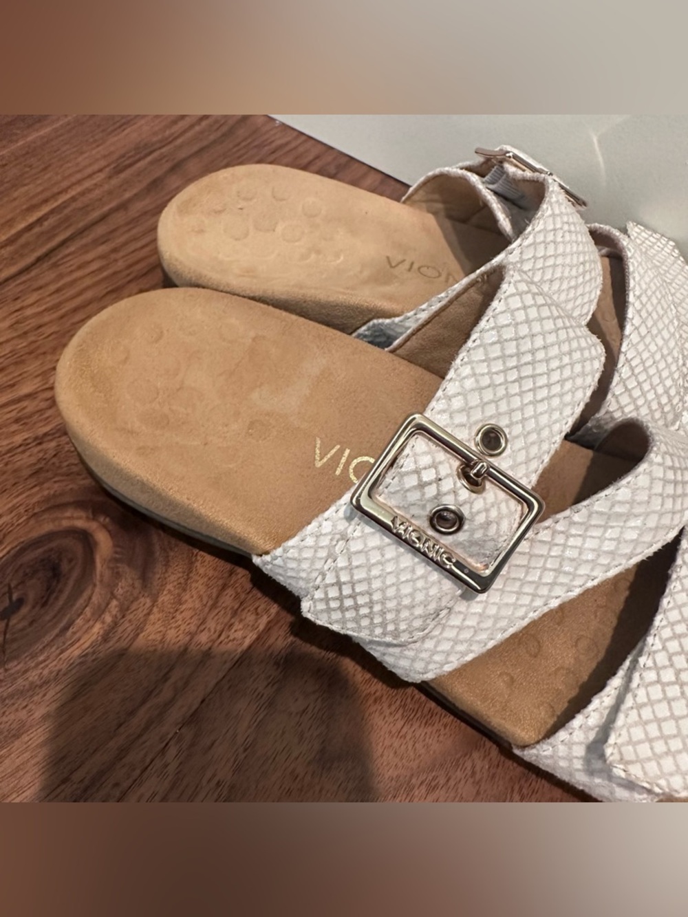 Vionic Skylar Snake Skin Strap White Sandals. - Picture 4 of 9